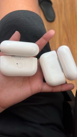 Apple AirPods Charging Cases
