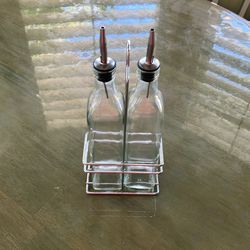 Oil and vinegar cruet set