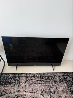Hisense UHD 4k R6 58” TV with original box