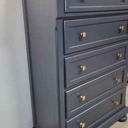 Beautiful Tall 5-Drawer Dresser