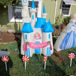 Frozen Disney Castle $40 For All  5 Pieces