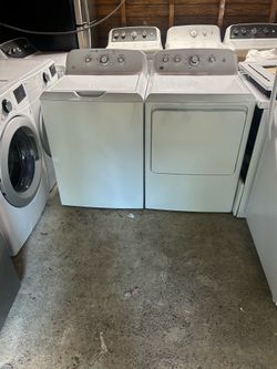 Set washer and dryer. GE washer 4.0cuftGE  dryer 6.2cu ft