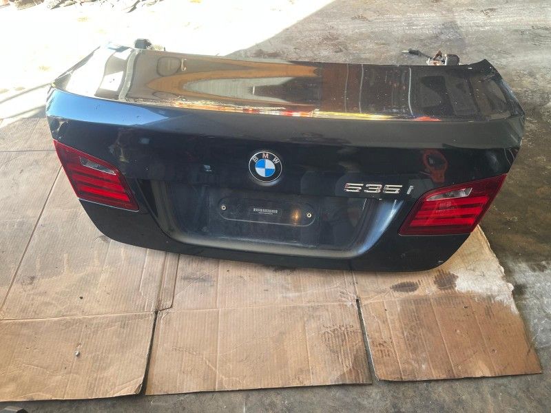 complete Trunk With The Lights For 2013 Bmw 535 I