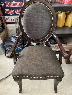 4 Table Chairs