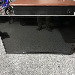 Vizio 42” 1080p TV with wall mount