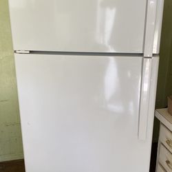 GE Refrigerator