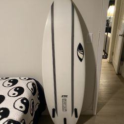 5’7 Sharp Eye Surfboard 