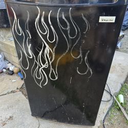 Magic Chef Mini Fridge