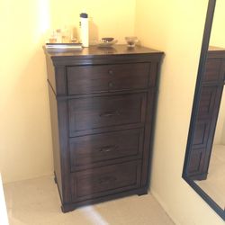 High Quality Walnut Dresser 