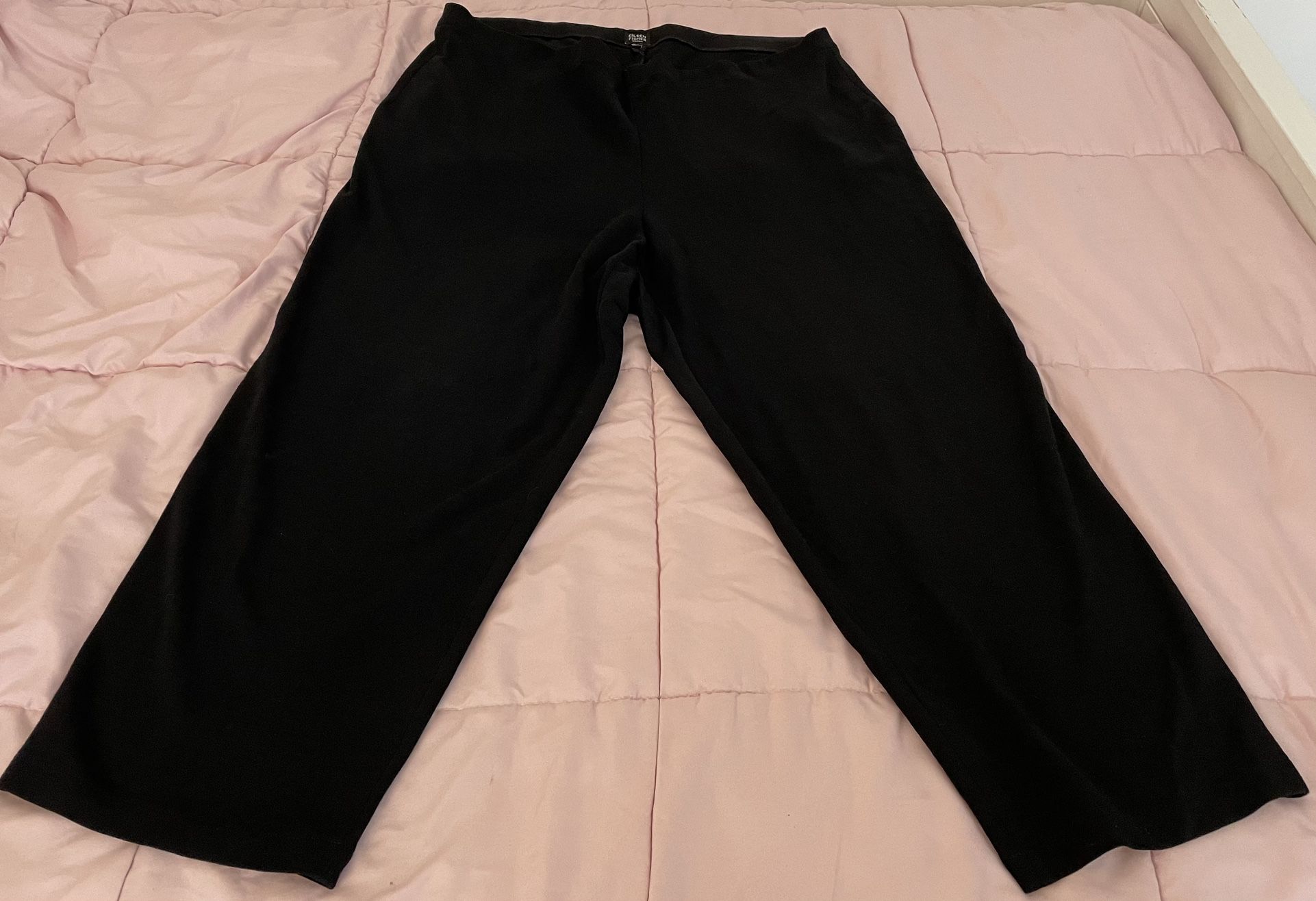 Eileen Fisher Woman Black Pull On Elastic Waist Cropped Pants, size 2X