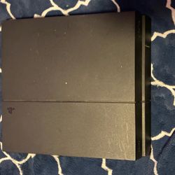 (pre Owned) PlayStation 4 Svin