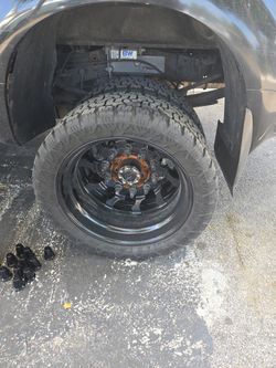 Like New Set 35x12.5 24 LT AMP A/T