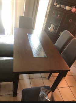 Dinning set of 6 chairs