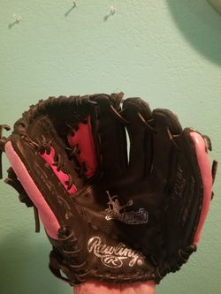 Rawlings Baseball Glove ..size 11 inch size youth...left handed..Good condition!