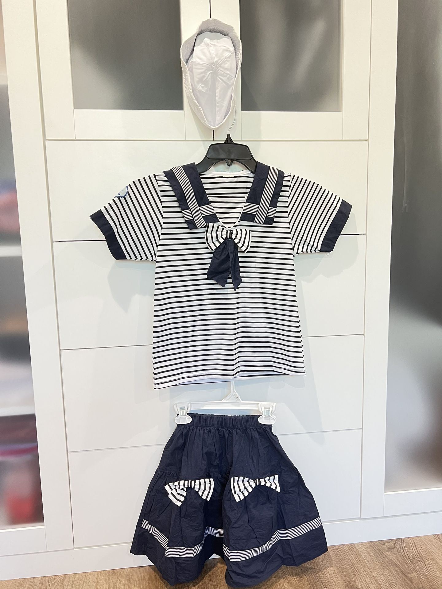 Costume: Girl’s Sailor Set, Size 8-10 (140)
