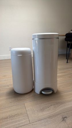 Set of 2 Diaper Pails, Large + Small, White