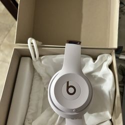 BNIB Beats solo 4 Lavender