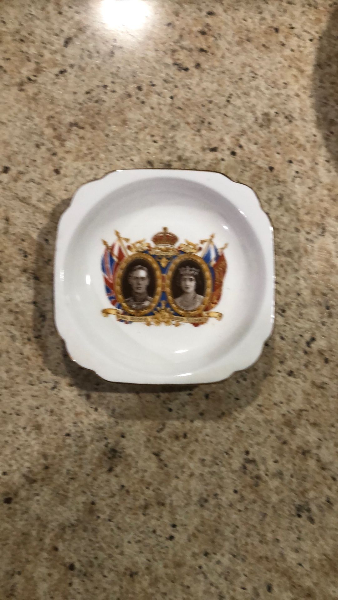 Memorabilia, ashtray, King George 6th, and Queen Elizabeth