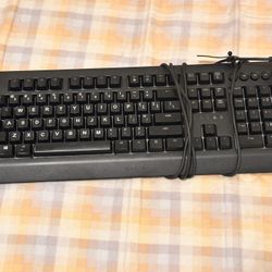 Razer Cynosa V2 Gaming Keyboard: Customizable Chroma RGB Lighting