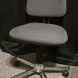 ROLLING COMPUTER CHAIR