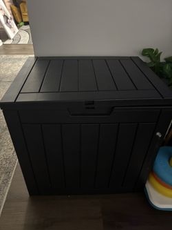 Storage box