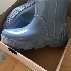 UGGS brand new never used 