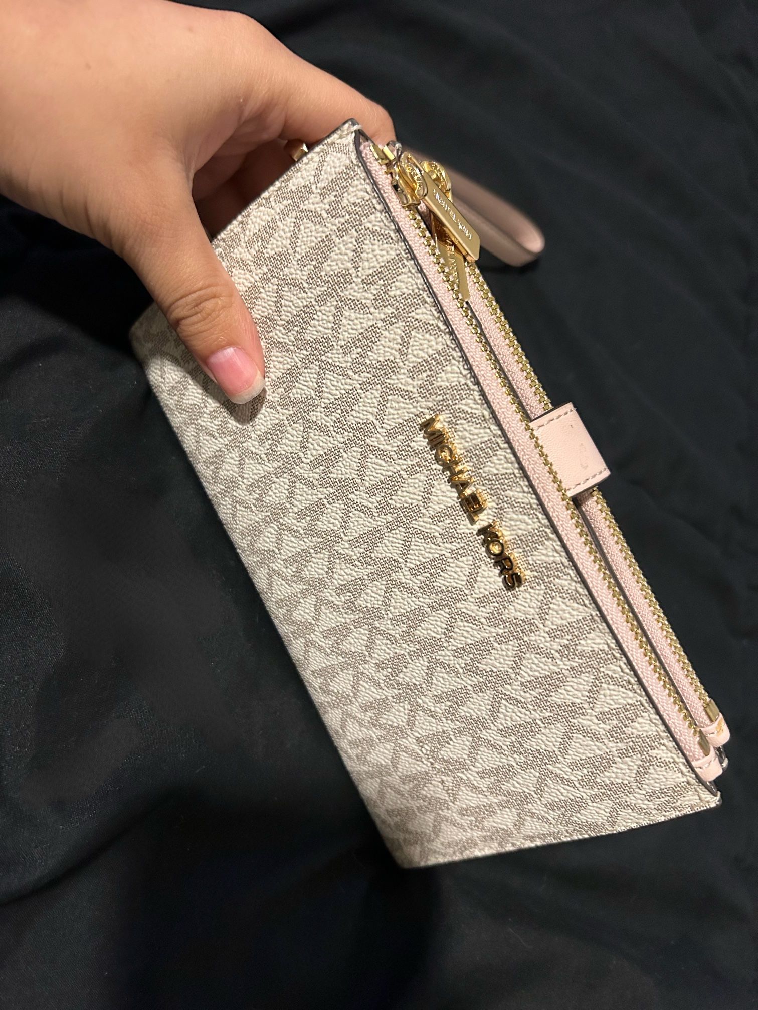 Micheal Kors Phone Wallet