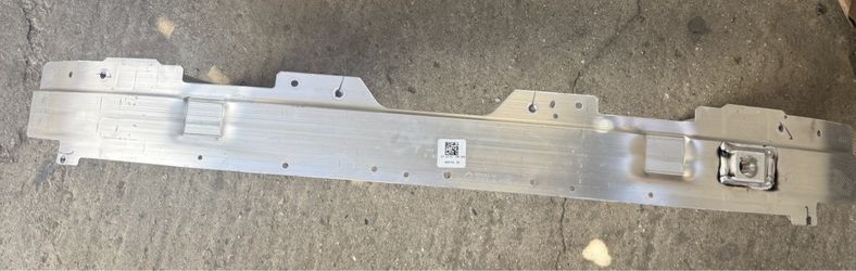 2022 BMW X7 Front bumper reinforcement