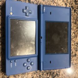 nintendo dsi with mario kart ds