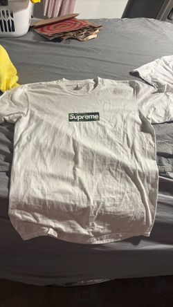 Supreme box logo