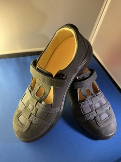 Surefit Women's Comfort Shoes Size 6