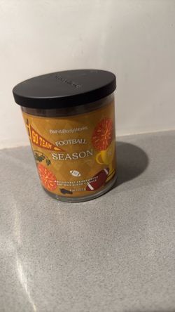 Bath and Body works -NEW Football candle