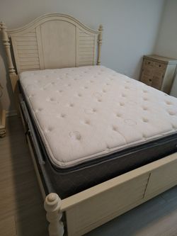 Full size bedroom set