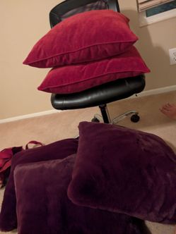 Free pillows fleece and fluffy velvet