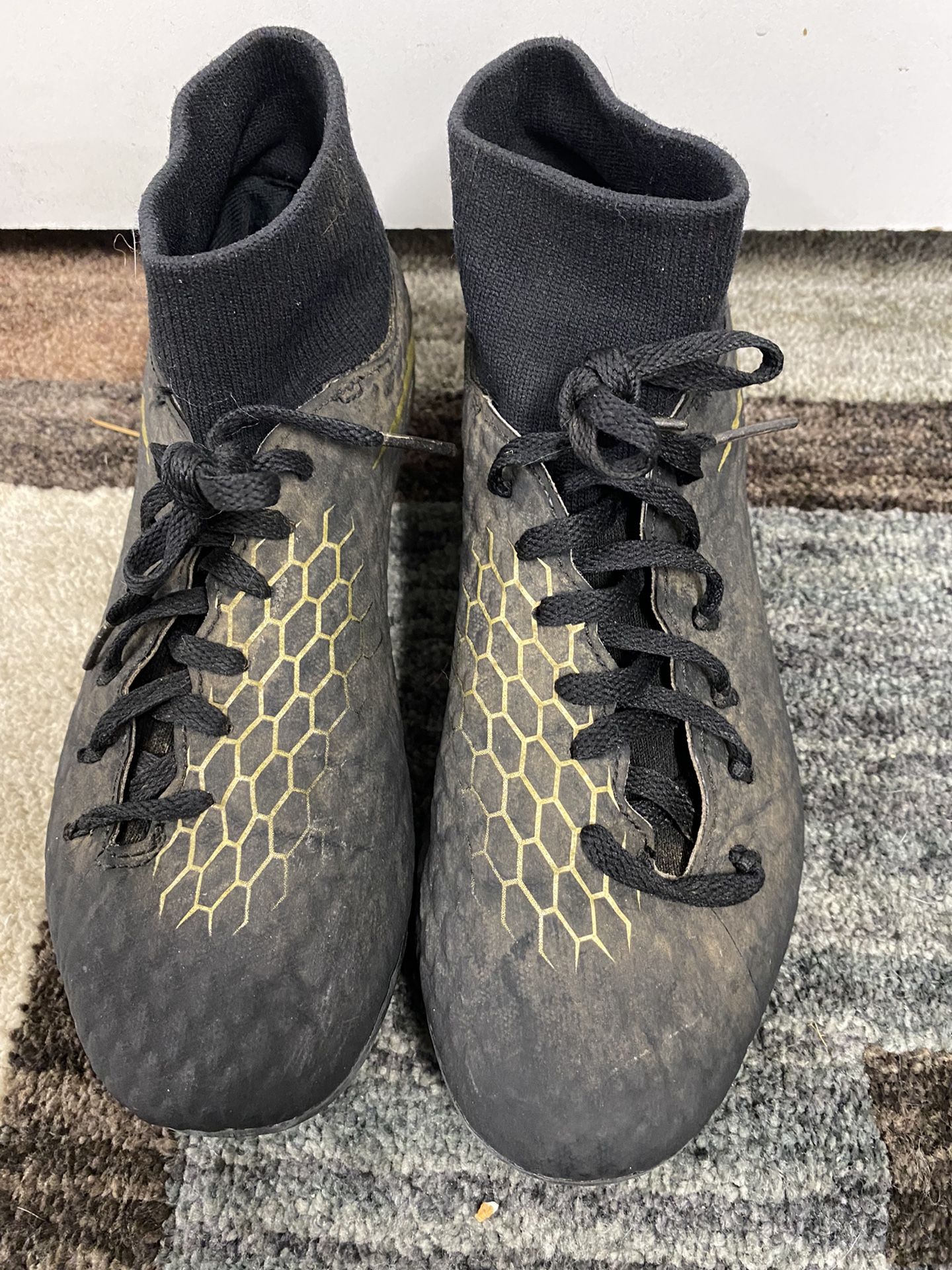 Kids Soccer Shoes Size 4