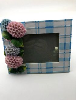 Blue and white adorable ceramic floral desktop frame. Picture area approximately 4.75" x 3.25"