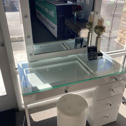 $999 🩷🤍 Vanity Set! 
