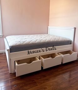 Full Solid Wood Bed With 3 Drawers And Mattress $600