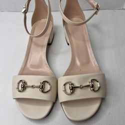 Gucci horsebit Beige Ivory Leather Flat Ankle Strap Sandals Size 40.5 / 10.5 