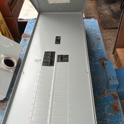 GE 200 AMP PANEL BOX