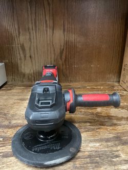 Milwaukee polisher w/ battery