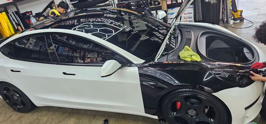 Vinyl wrap auto sound