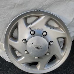 Ford Econoline 16" hubcap