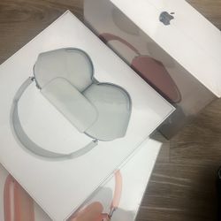 AirPod Maxes 