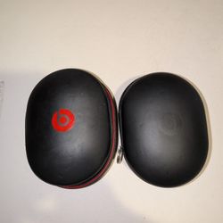 Beats by Dre headphone case