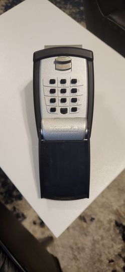 Key lockbox for car