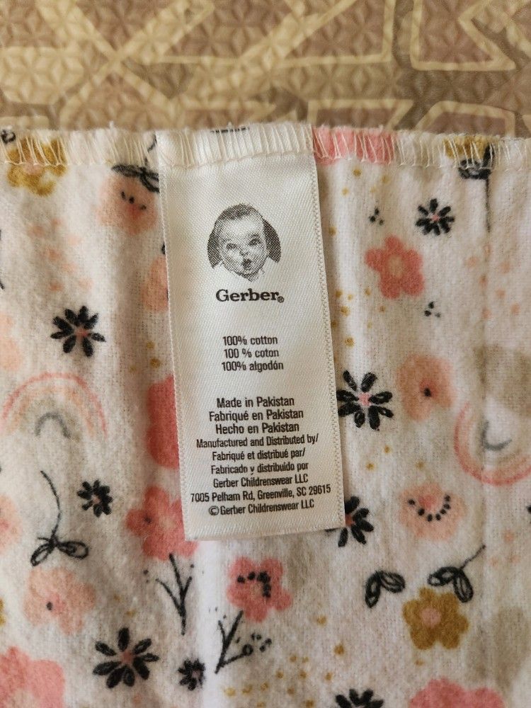 NWOT 2 Pack Gerber 100% Cotton Large Floral Burp Cloths