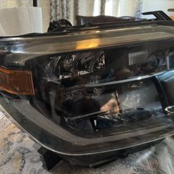 2014-2021 Toyota Tundra OEM LED Headlight