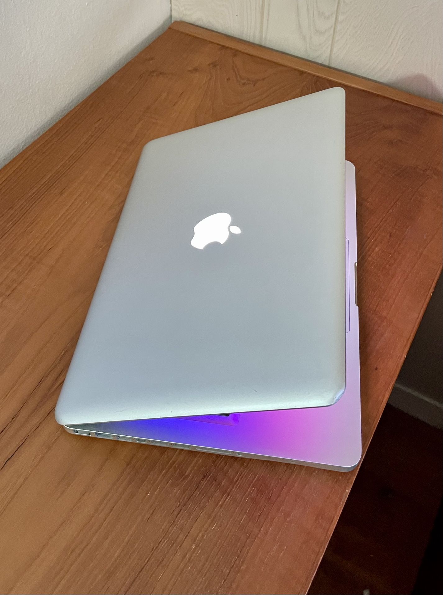 Apple MacBook Pro 13” I5/8GB/256GB SSD $140