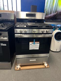 GE STAINLESS STEEL GAS RANGE